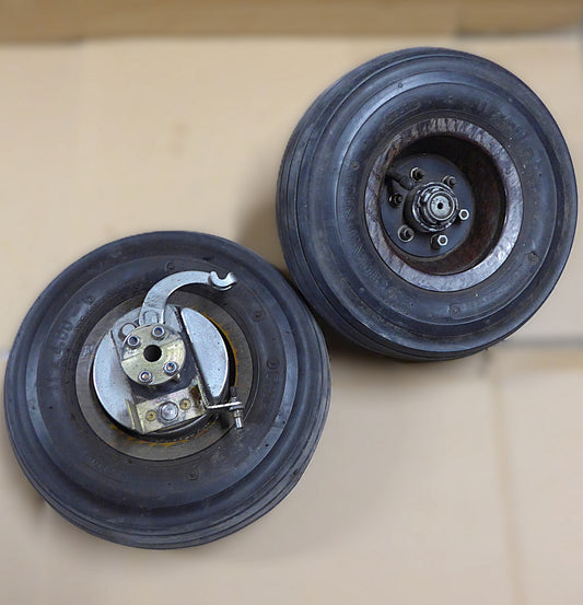 Carbon Fibre 4.00-5 Main Wheels Assy - Pair - MCR-01 (A/R)