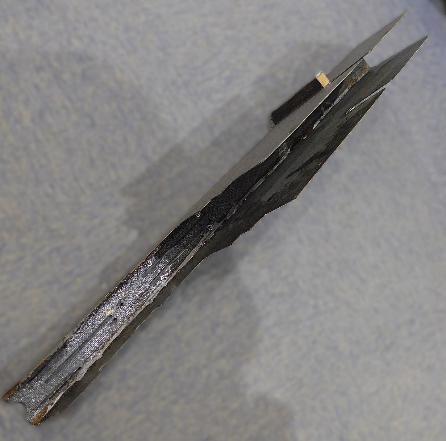 Carbon Fibre Fuselage Tunnel - MCR-01 Ban-Bi (A/R)