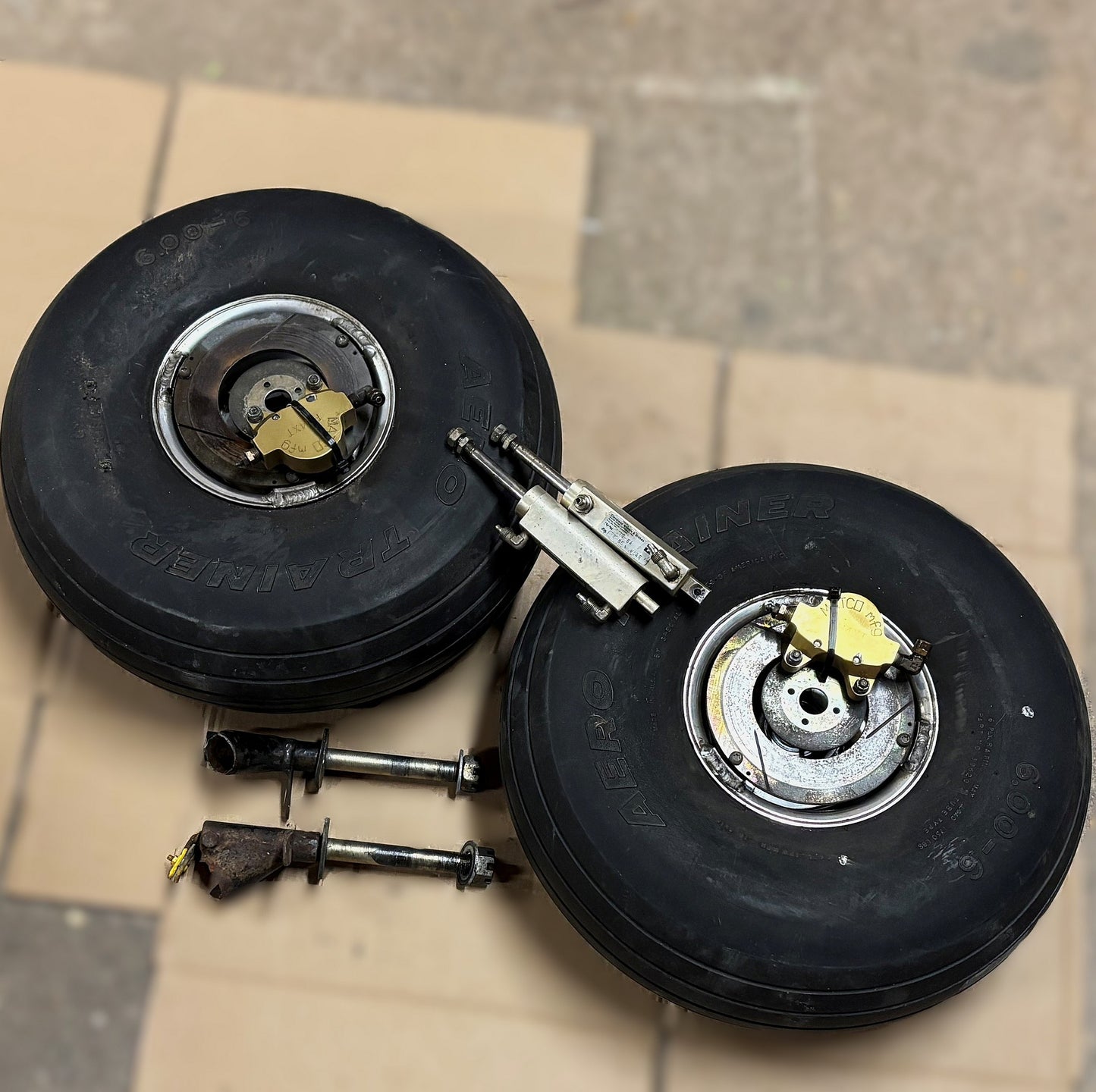 Wheels & Hydraulic brakes- Pair- 6.00-6 - Matco/Cleveland (A/R)