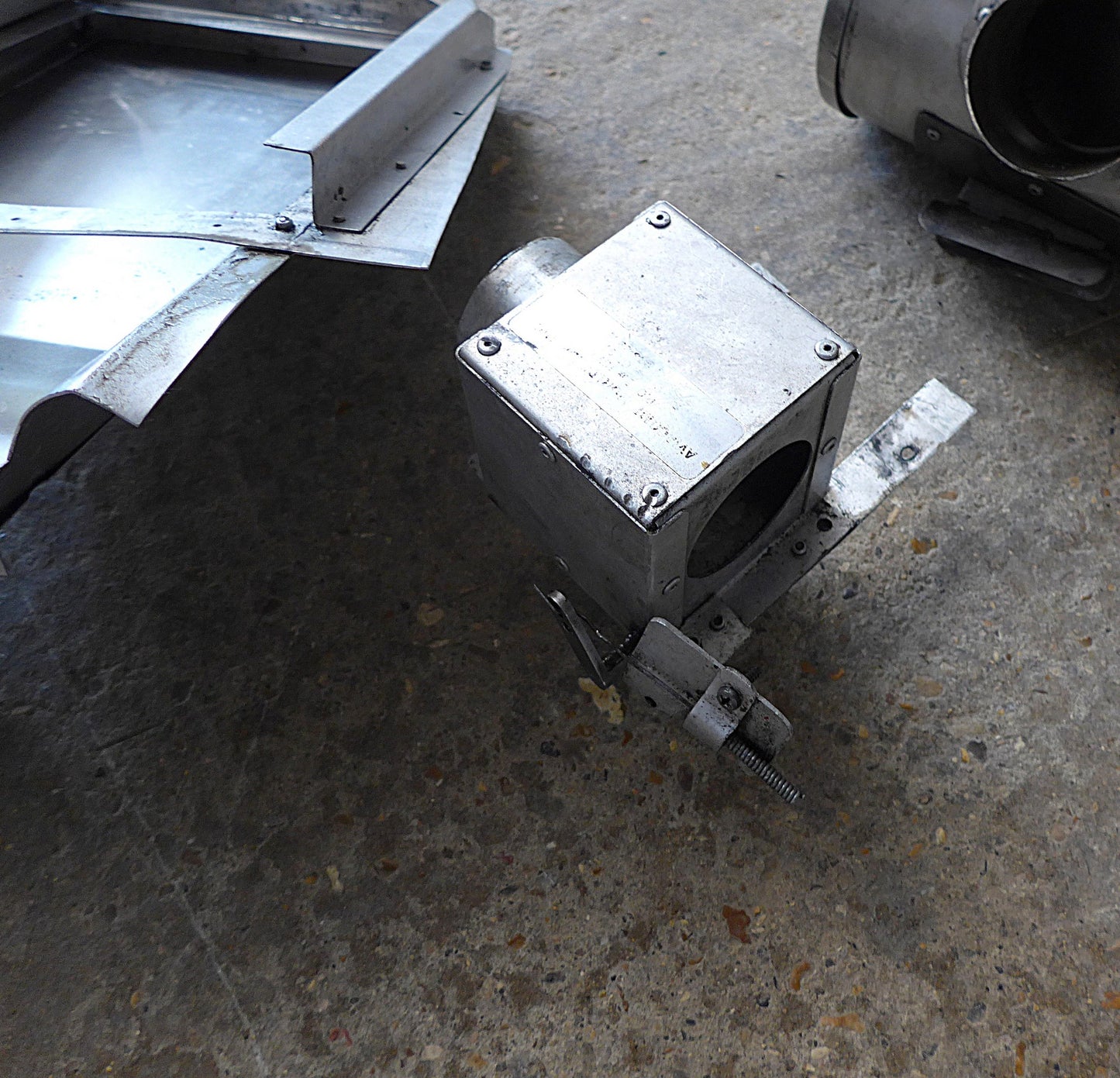 Airbox/Air Exchange Assembly - MCR-01 ULC Ban-bi (A/R)