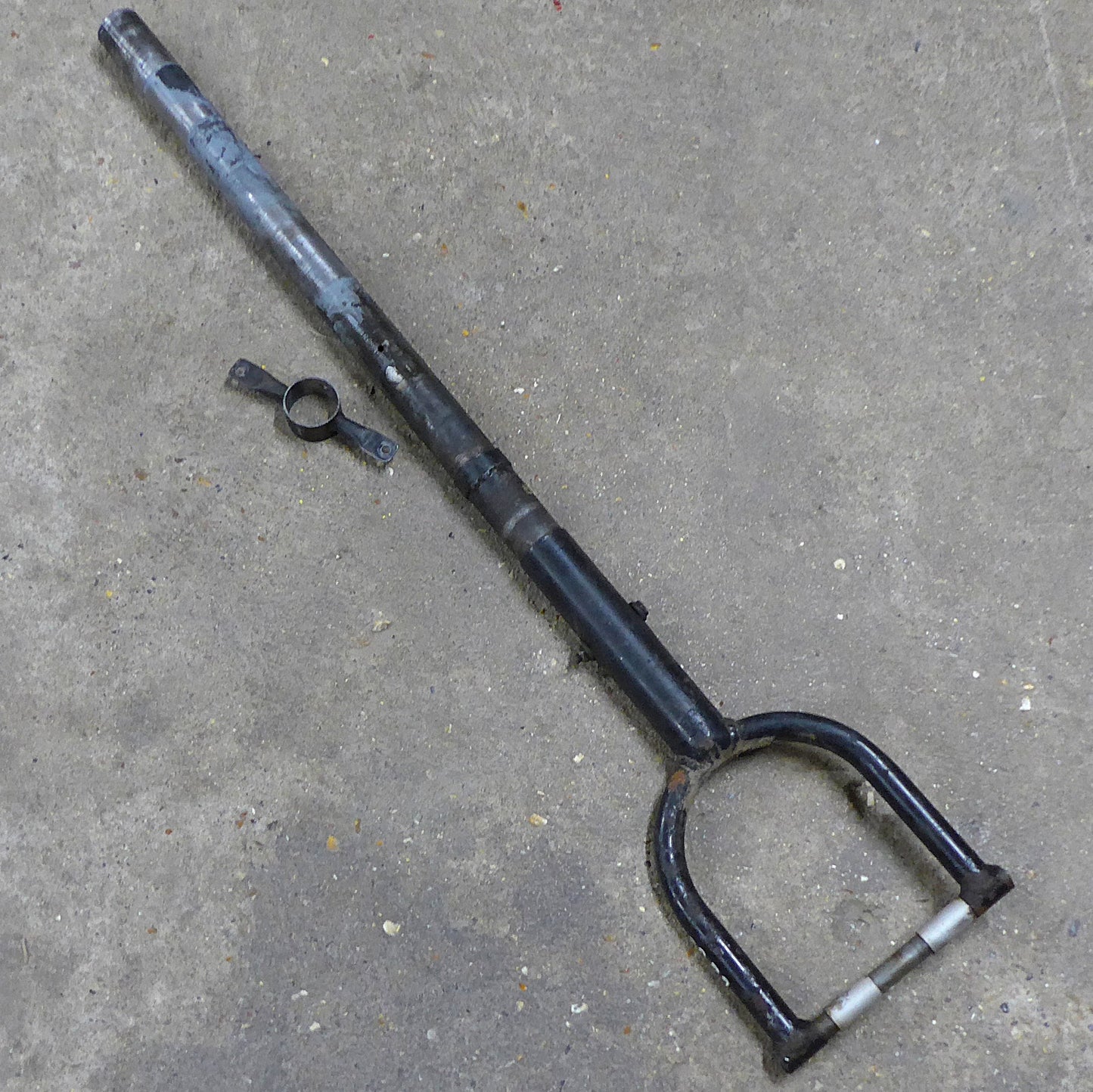 Nose Gear Fork & Strtut Assembly (A/R)