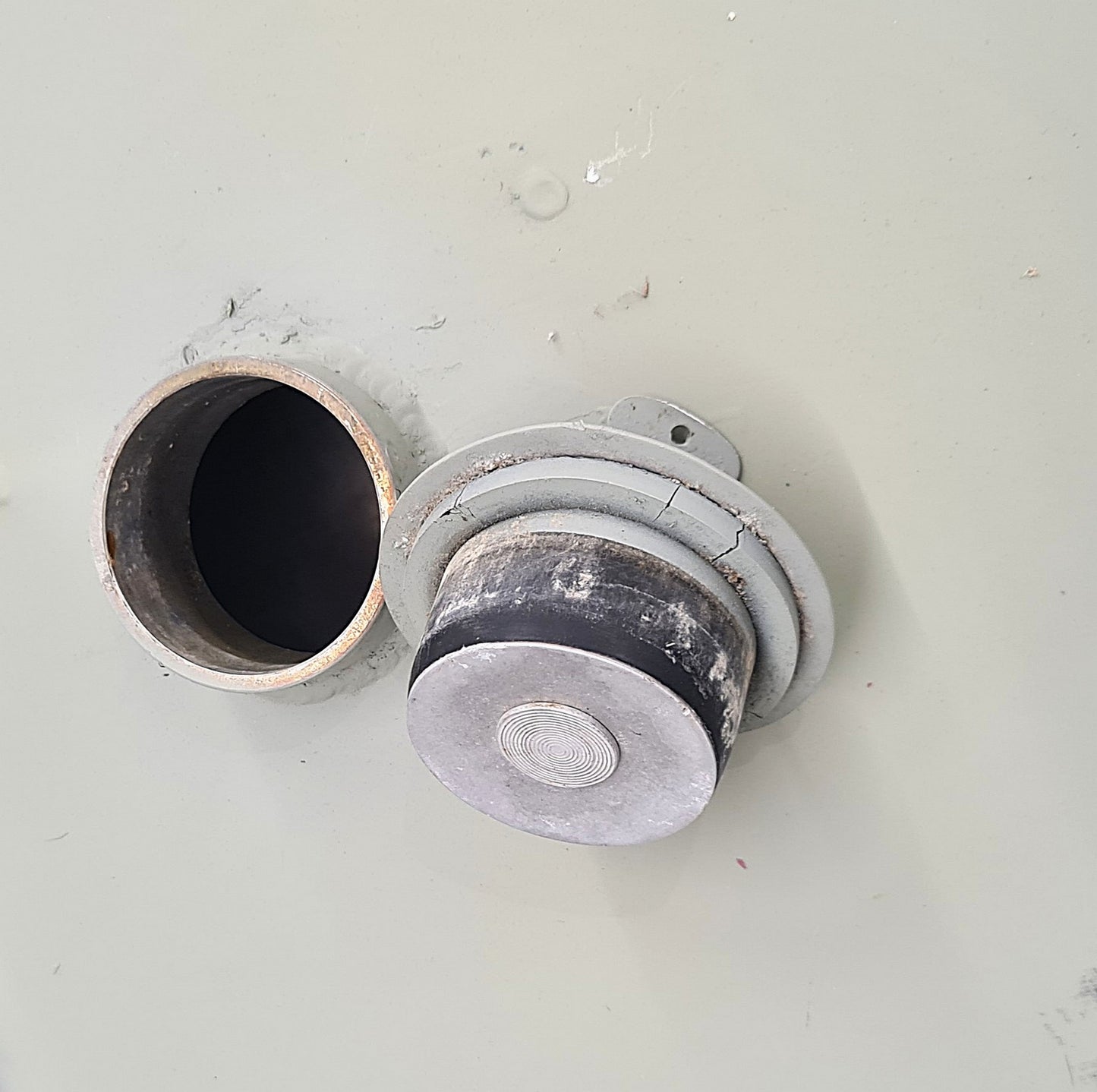 Upper Wing Aluminium Smoke Tank (A/R)