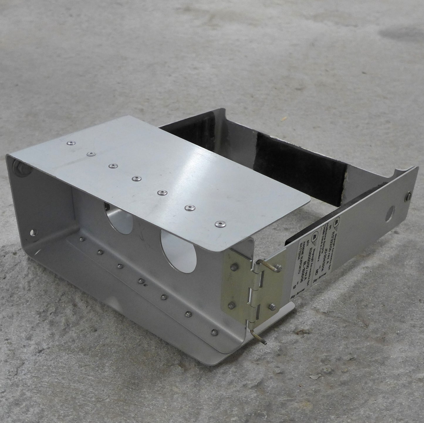 Battery Box - 650TCNS (A/R)