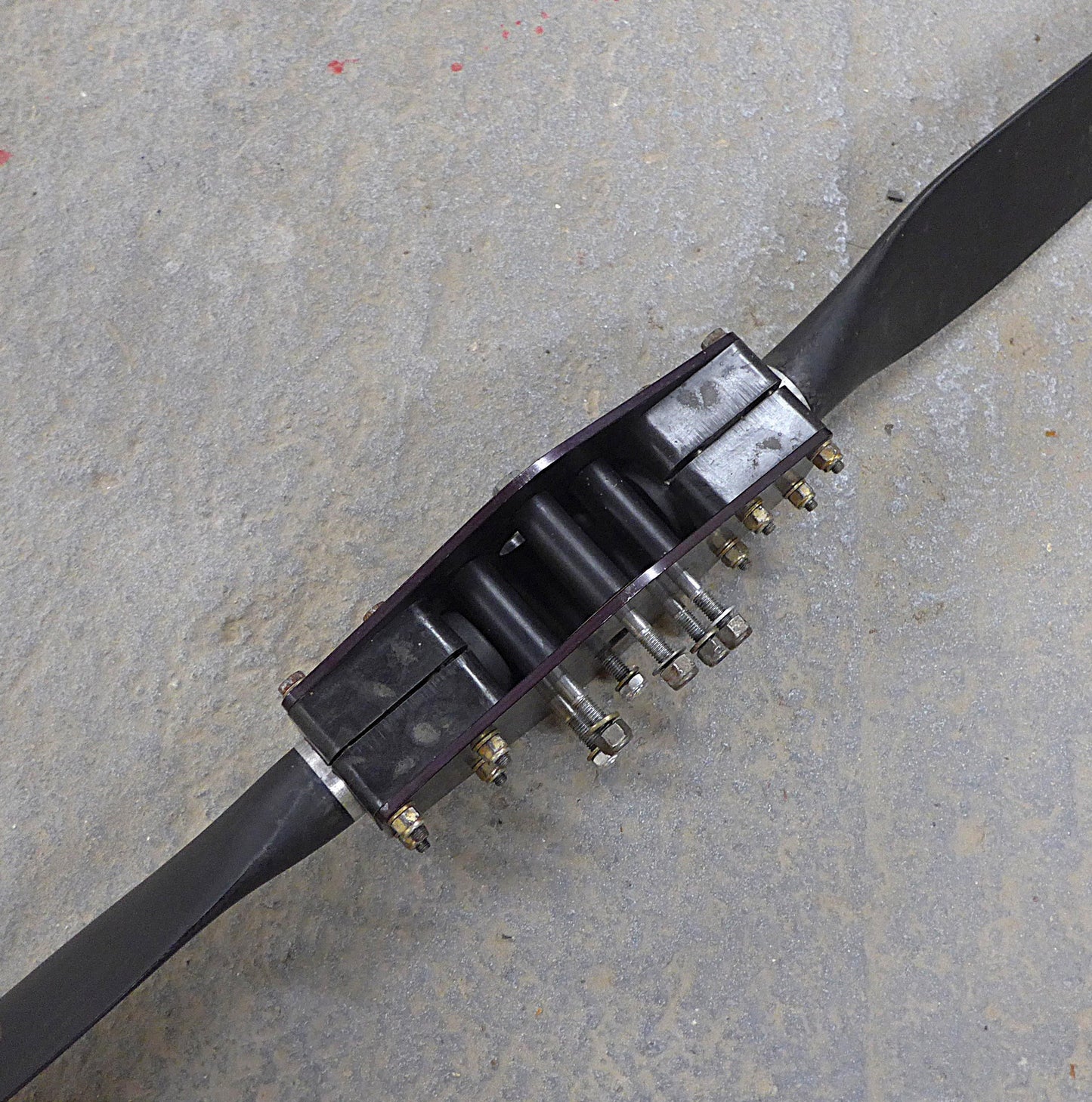 Warp Drive 2-Blade L/H Tractor Prop (A/R)