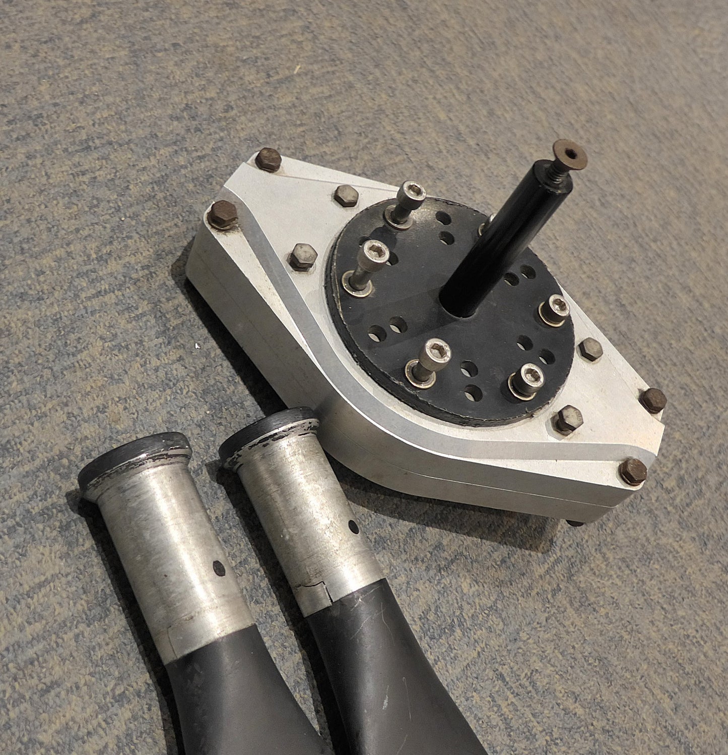 Warpdrive 2-Blade Tractor Hub&Damaged Blades For Parts (A/R)