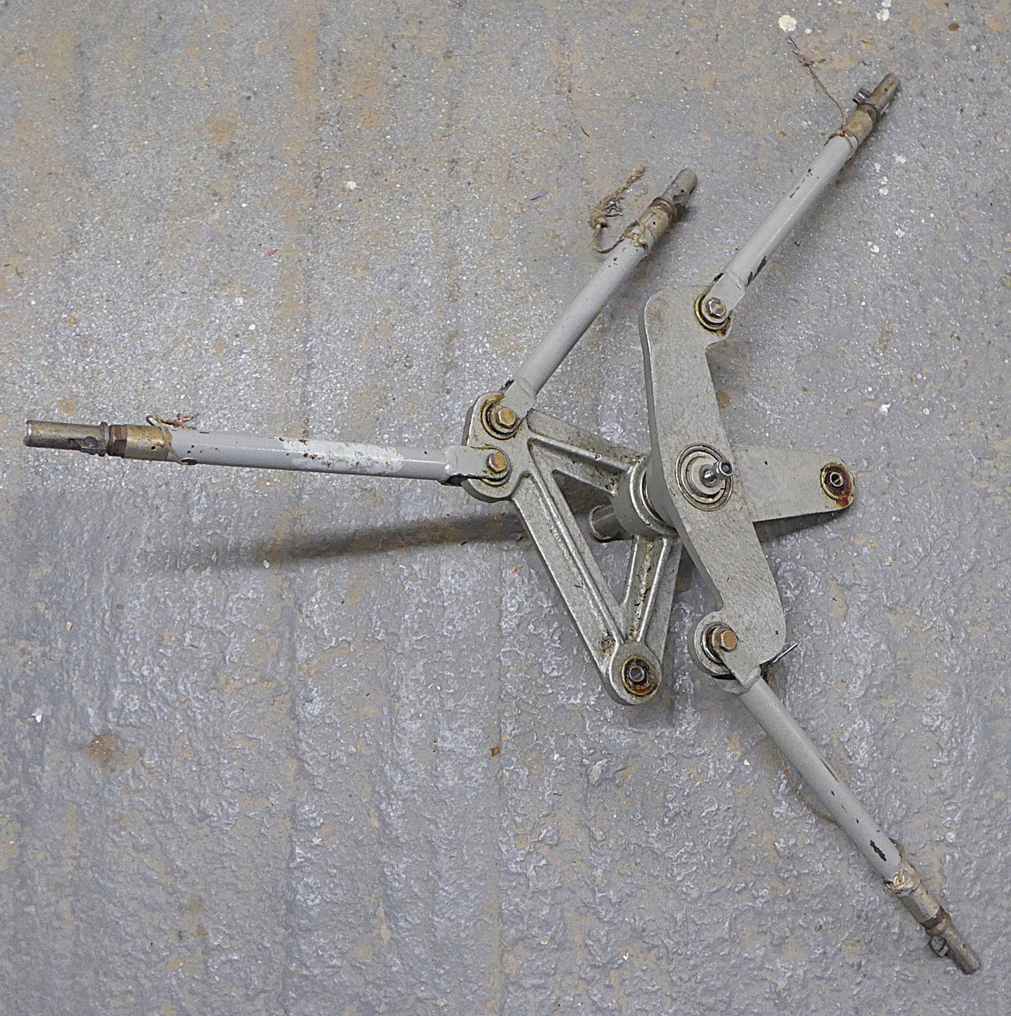Aileron & Airbrake Bellcrank Linkages W/Hotelliers (A/R)