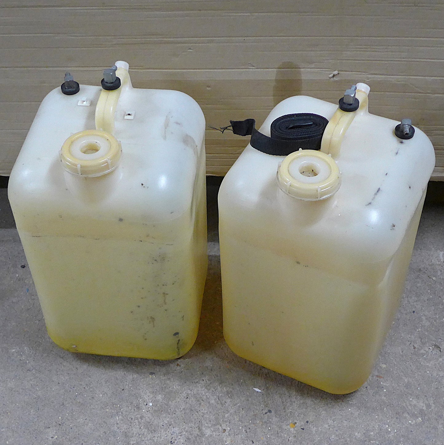 5 Gallon Fuel Tanks With Caps & Fittings - Pair (A/R)