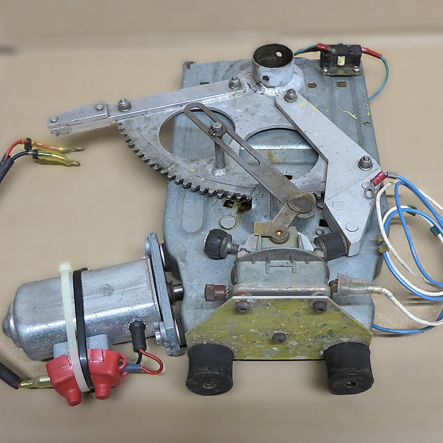 Flap Control Assy C/W: Flap Motor - HR200/100 (A/R)