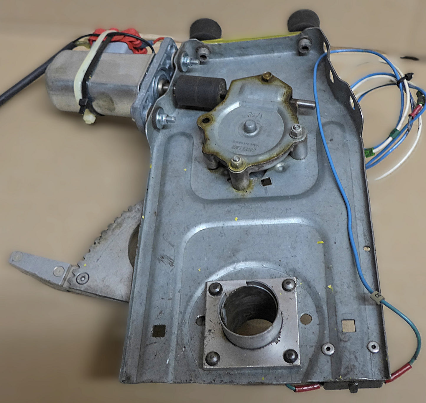 Flap Control Assy C/W: Flap Motor - HR200/100 (A/R)