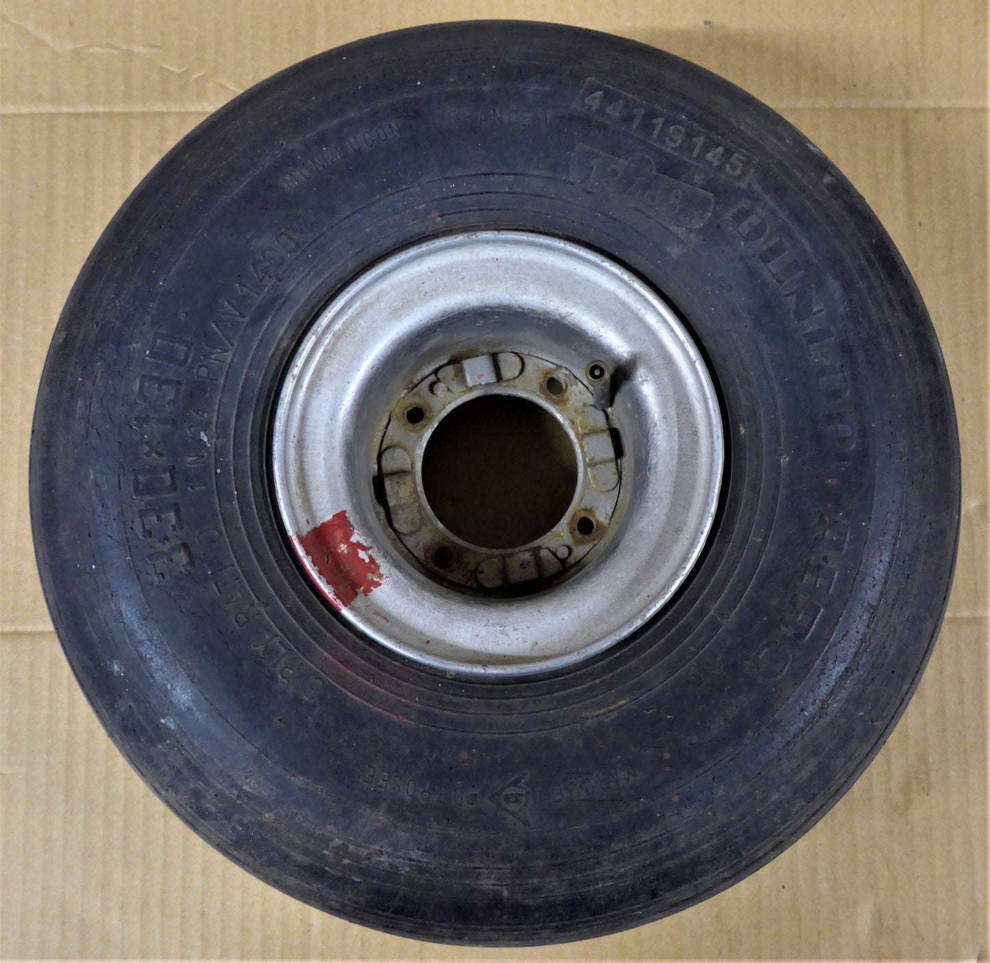 Nose Wheel - MS880 - 330x130 (A/R)