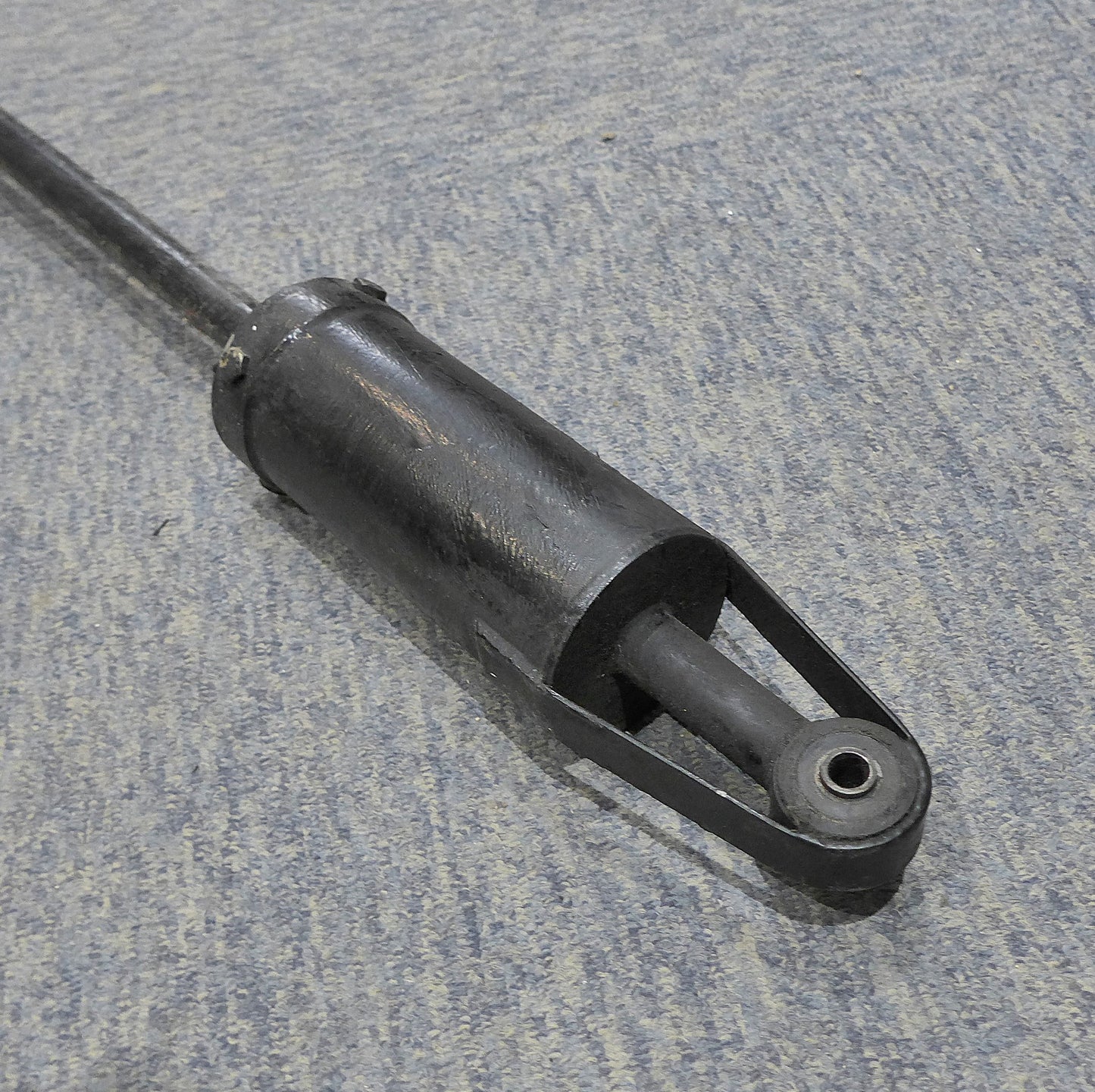Main Gear Suspension Strut - T600N (A/R)