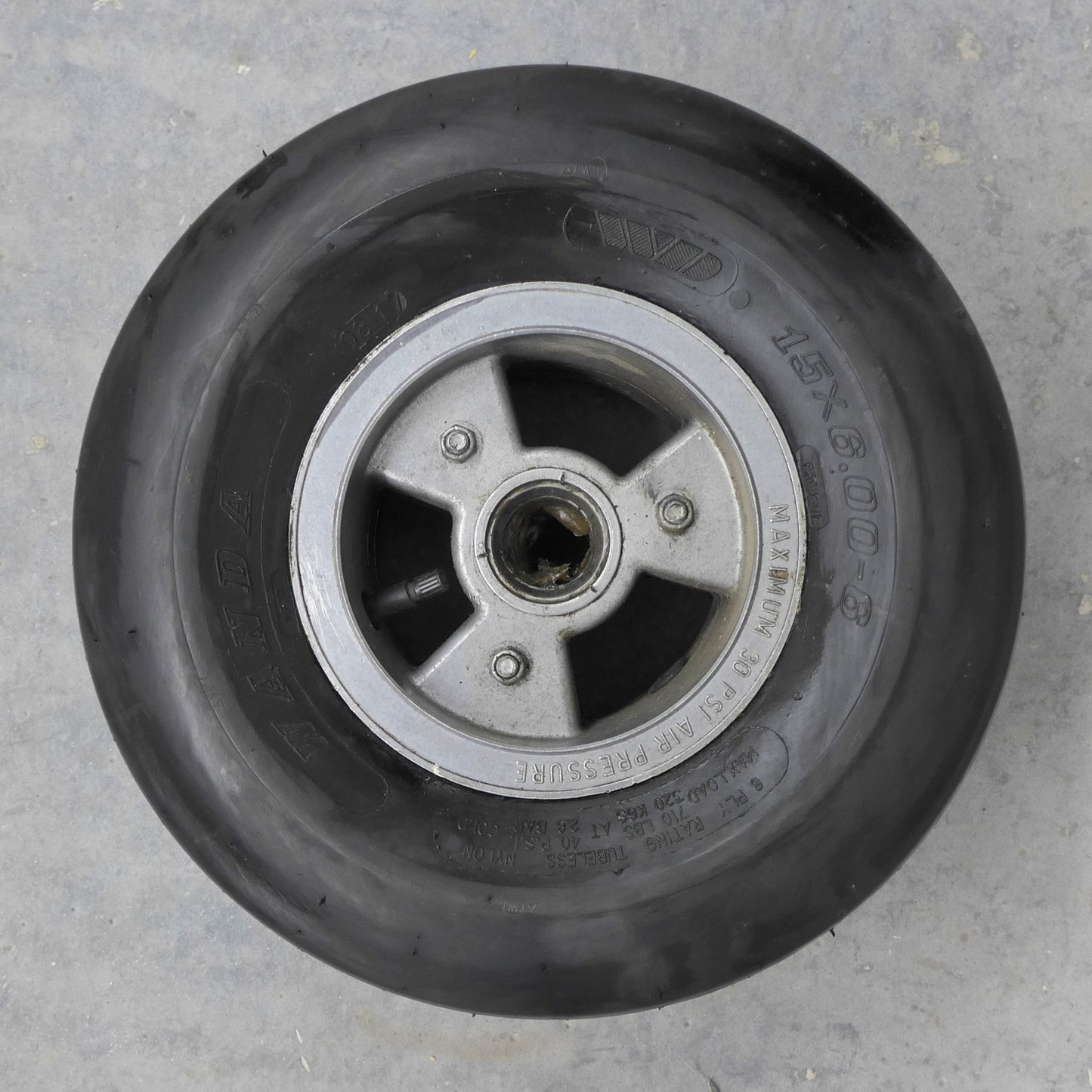 Nose Wheel & Tyre - 6.00 x 6 - Marc Ingegno (A/R)