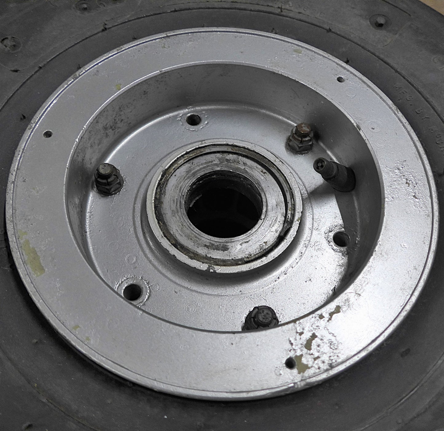 Cleveland 6.00-6 Wheel Assembly (A/R)