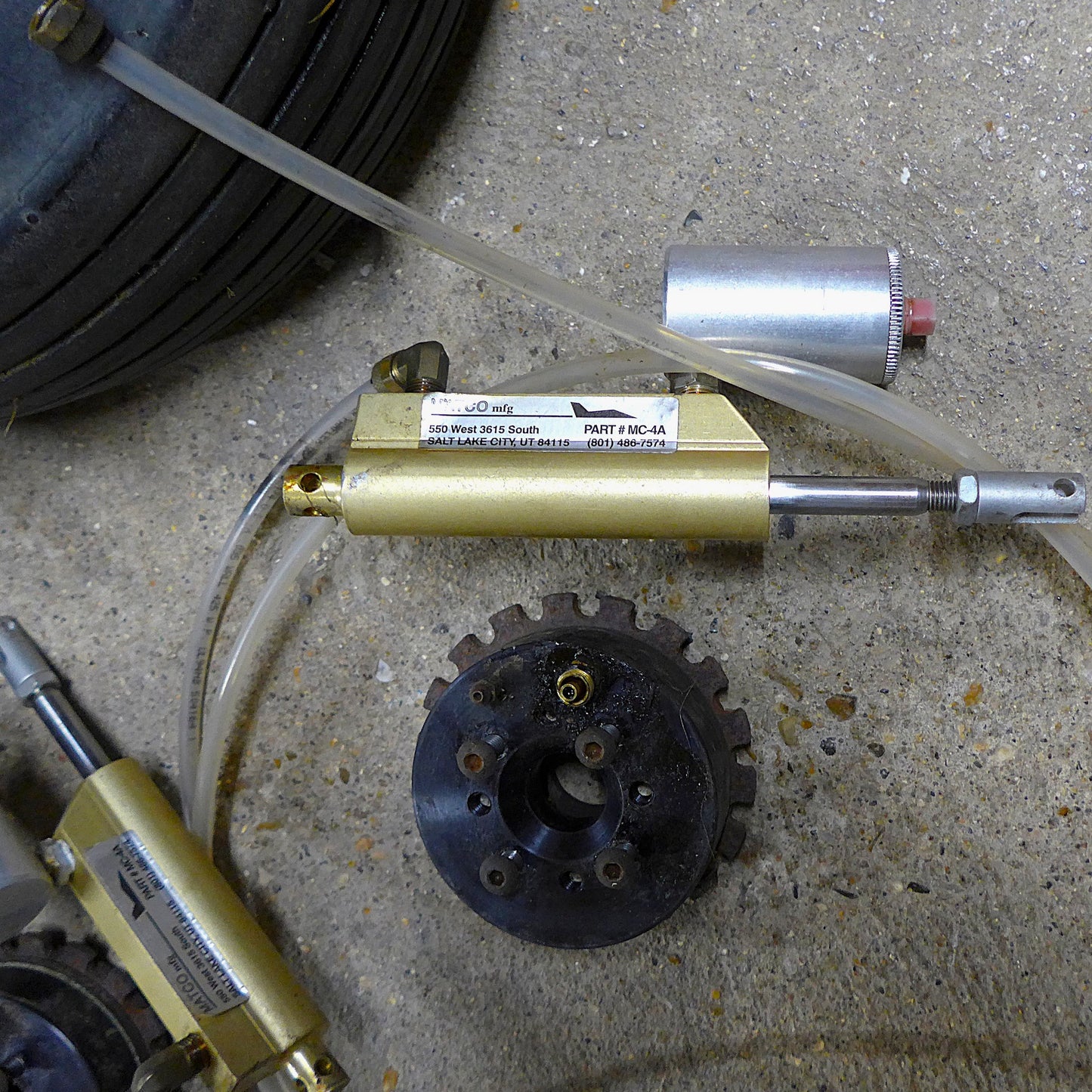 6.00-6 Main Wheels, Hydraulic Brakes Kit & Tyres - Pair (A/R)