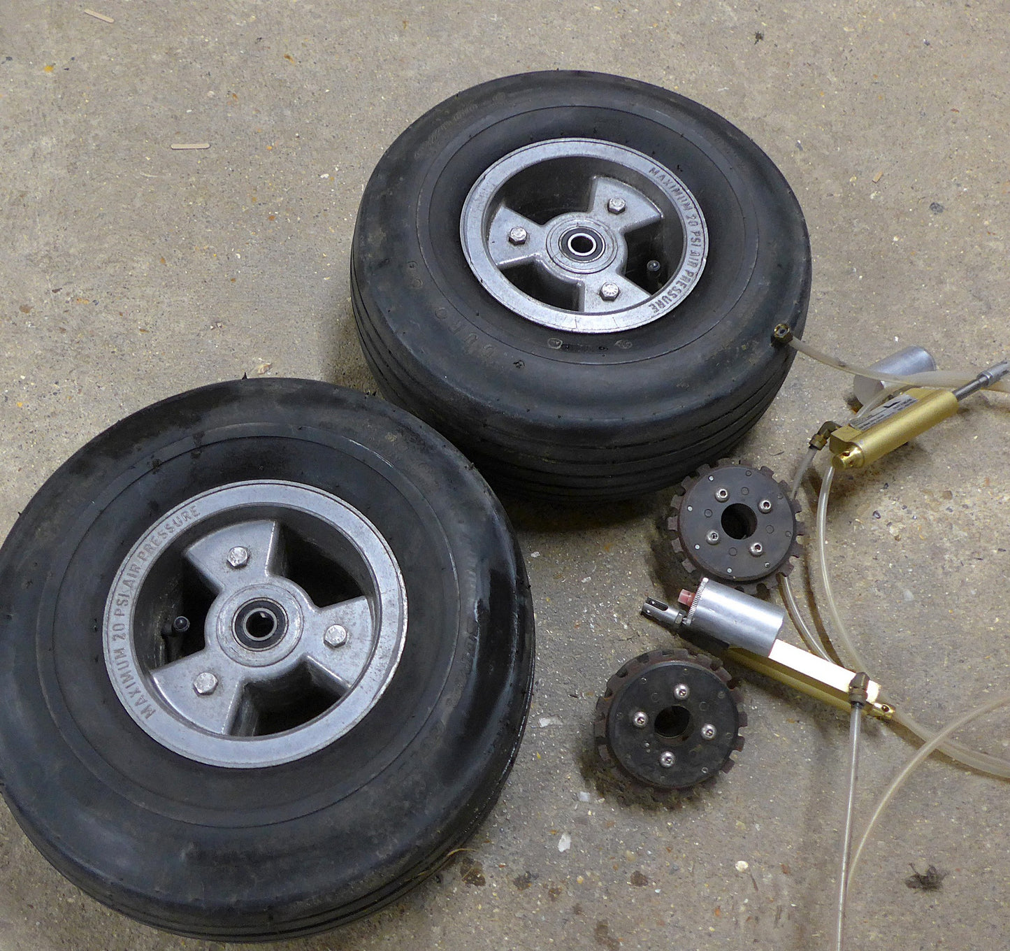 6.00-6 Main Wheels, Hydraulic Brakes Kit & Tyres - Pair (A/R)