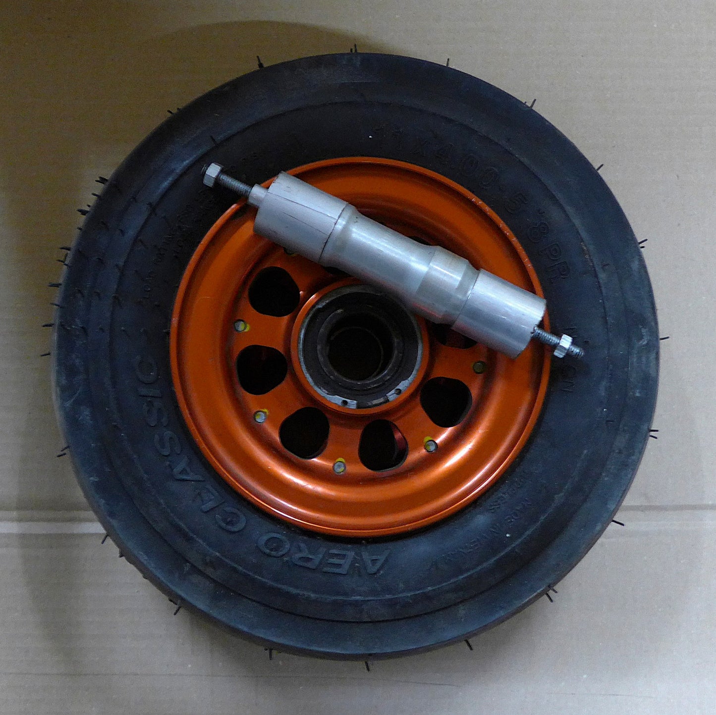 Beringer RA-015 4.00-5" Nosewheel, Axle & Tyre Assembly (A/R)
