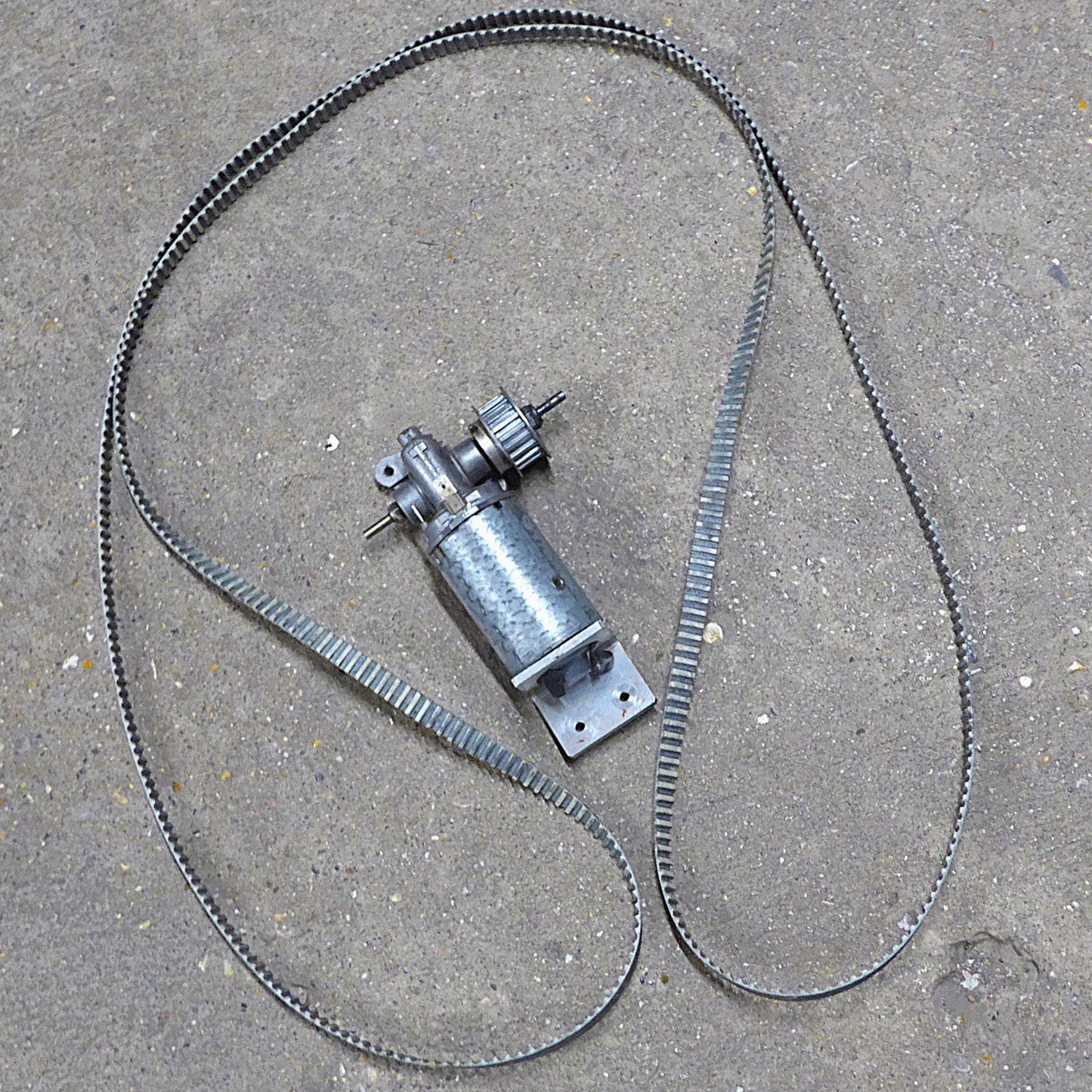 Flap Drive Motor & Belt Assy - MCR-01 Ban-Bi (A/R)