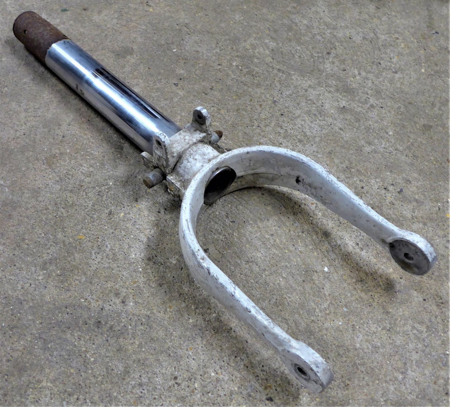 Nose Gear Fork - C150/152 - 7/16" Axle Bolt (A/R)
