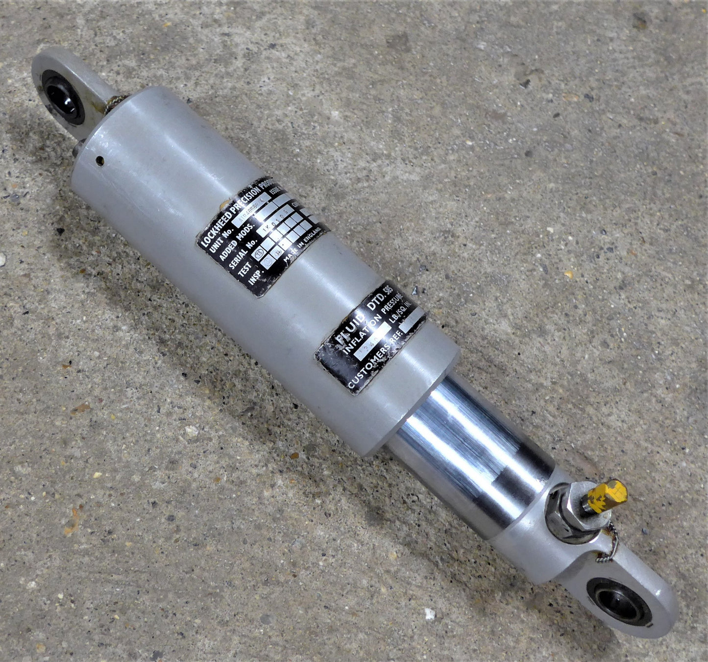 Main U/C Shock Absorber Assembly - STB (A/R)